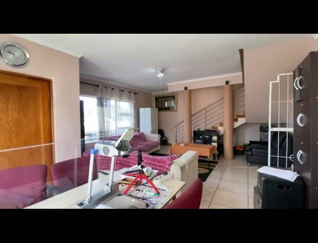 4 BEDROOM HOUSE FOR SALE IN CROSBY